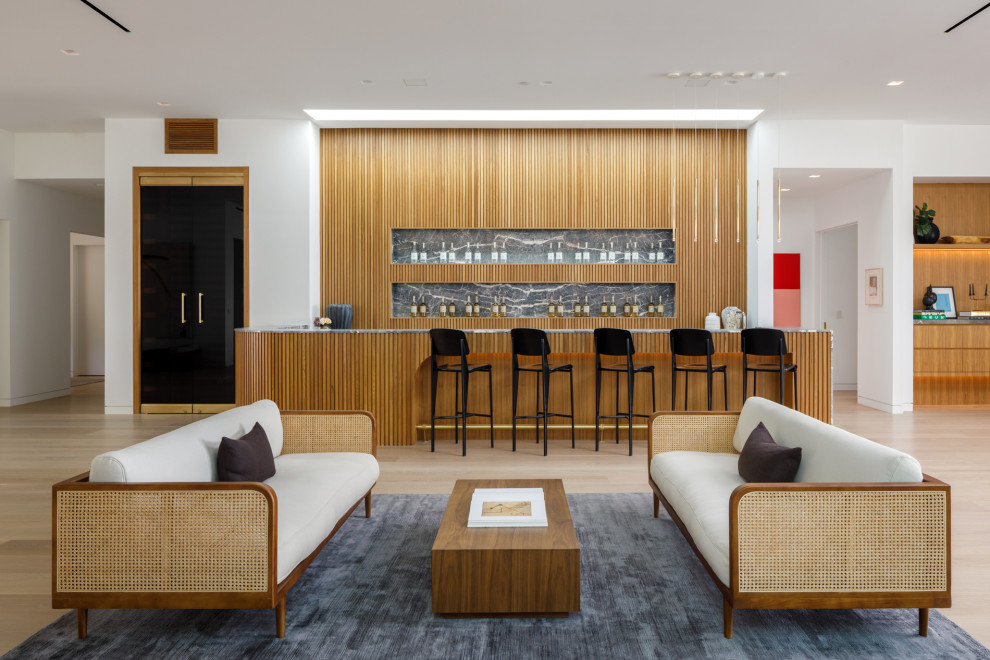 Свежая идея для дизайна: домашний бар в современном стиле - отличное фото интерьера