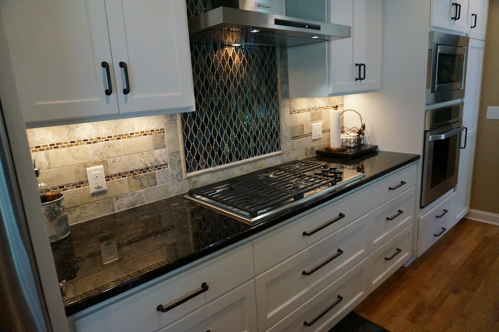 Transitional kitchen photo in Minneapolis