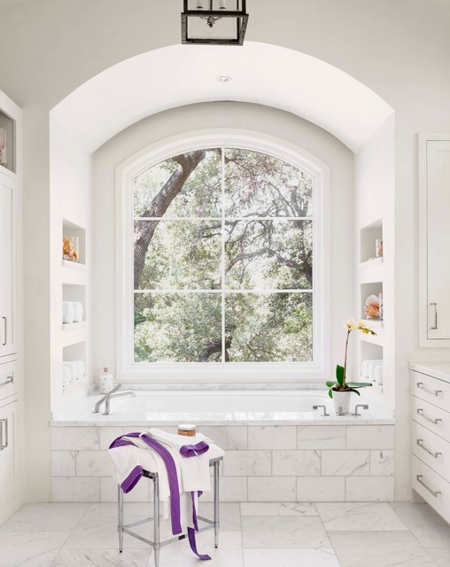 Scenic mediterranean-bathroom