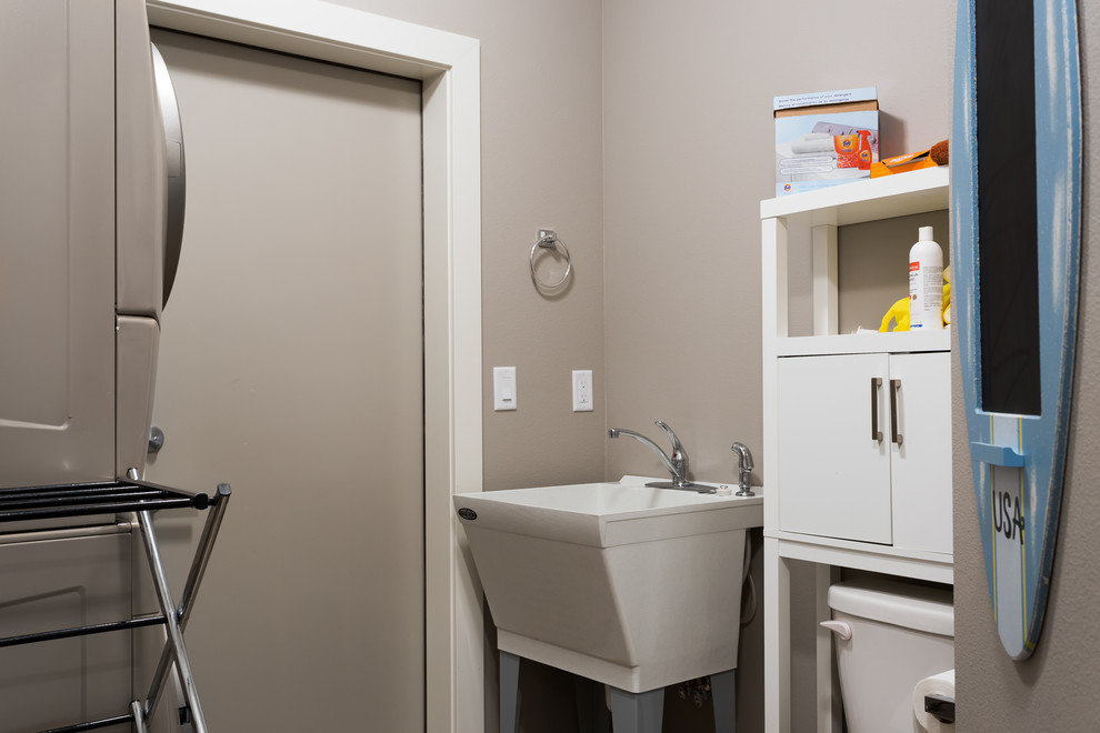 Home design - transitional home design idea