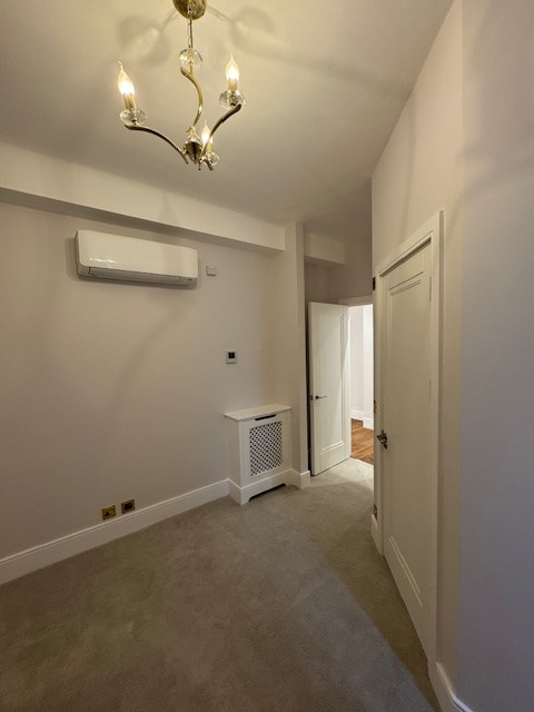 Full refurbishment works of high-end flat (x5 Bedrooms)at high street kensignton