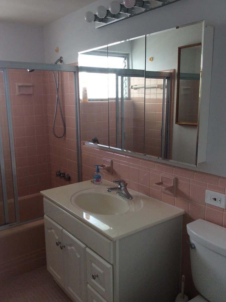 Mid century pink bathroom
