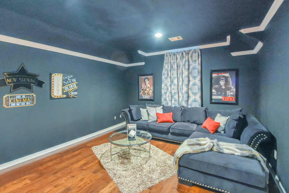 Transitional home design photo in Houston