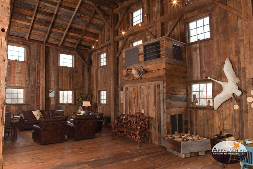 Design ideas for a mid-sized country detached barn in Other.