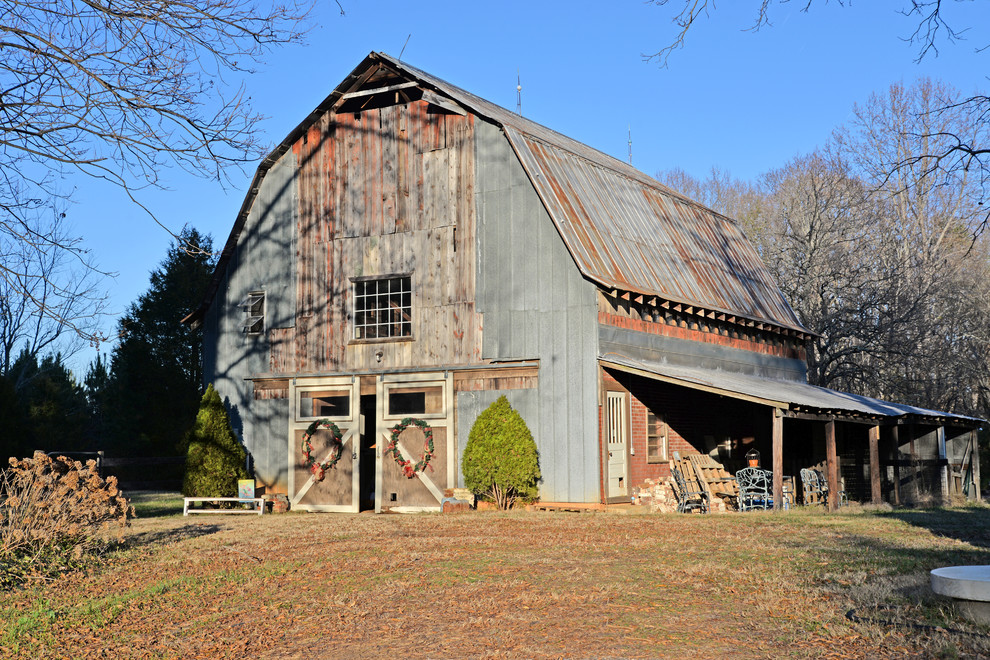 Photo of a country detached barn in Other.