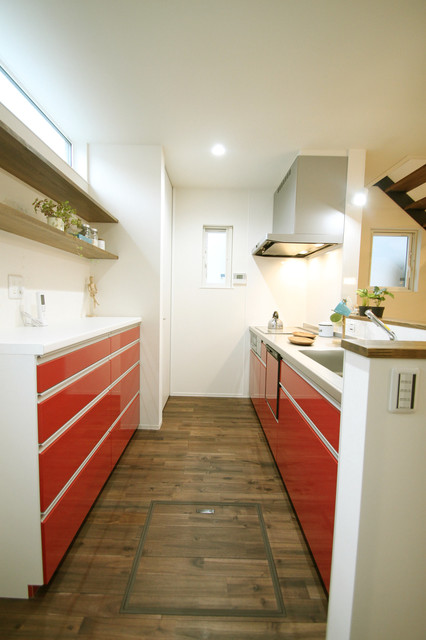 R+house「大きな吹抜和室のいえ」 modern-kitchen