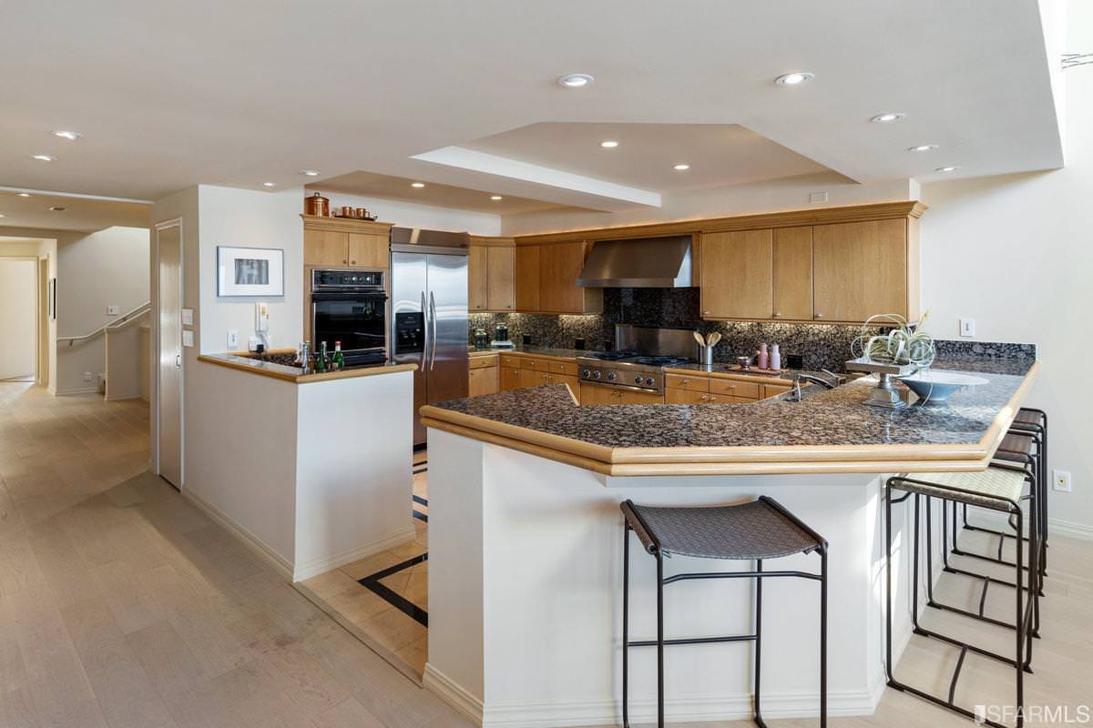 SF Bay - contemporary open kitchen