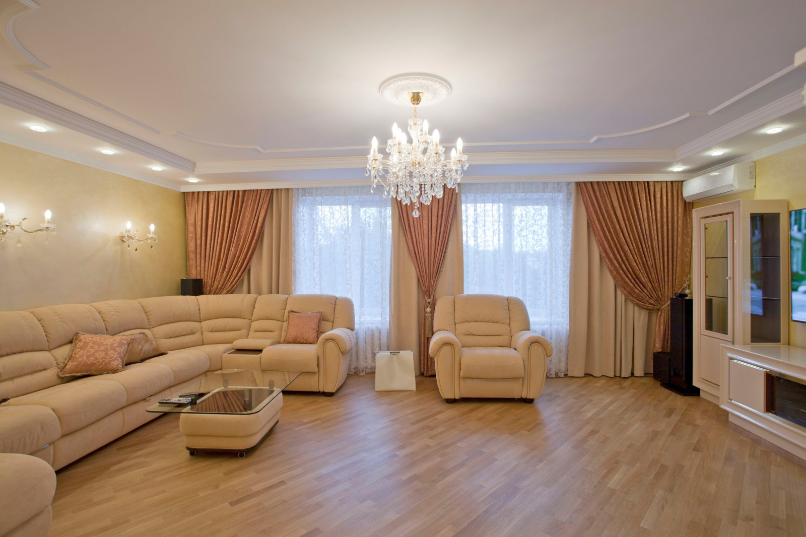 Квартира в классическом стиле. Романтичное настроение.