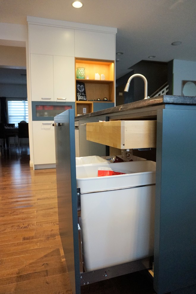 Transitional kitchen photo in Calgary