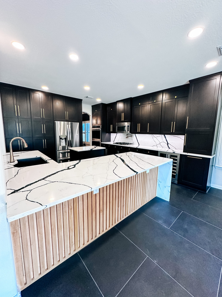 Black & White Kitchen Remodel - Pearland, TX