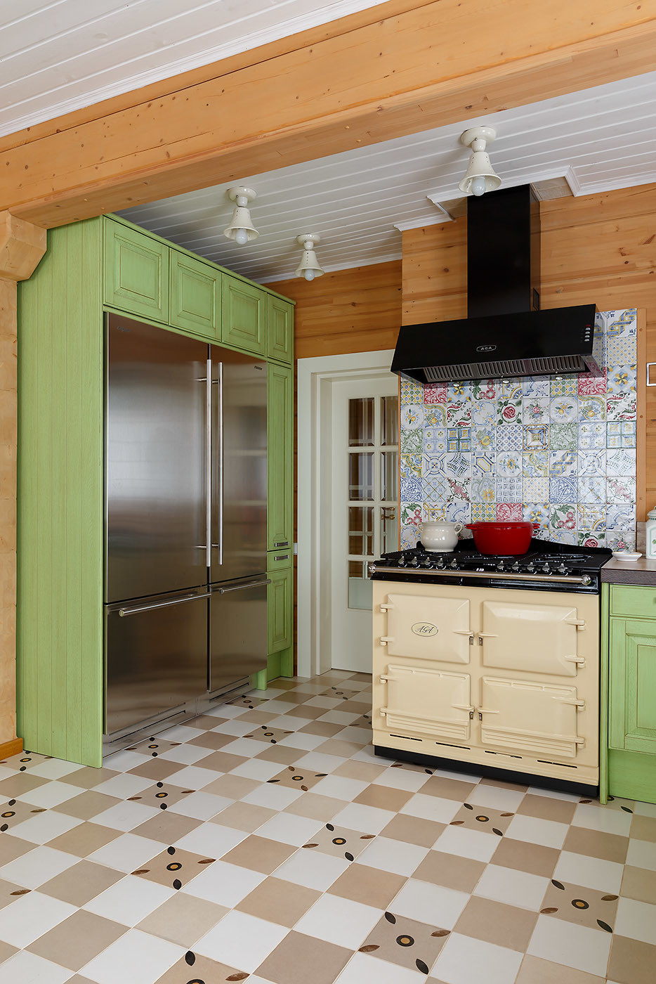 Гармоничный интерьер в традициях русского стиля.