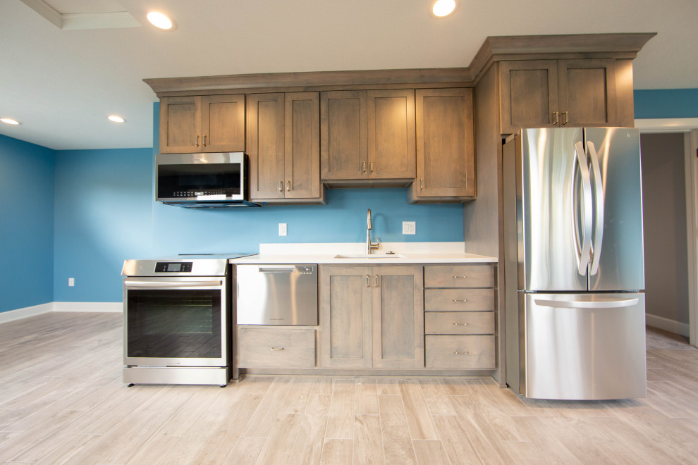 Minimalist home design photo in Indianapolis