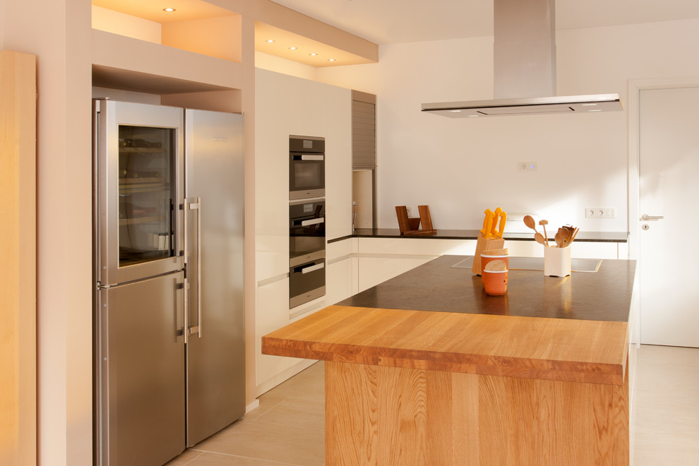 Moderne Küche in Sonstige