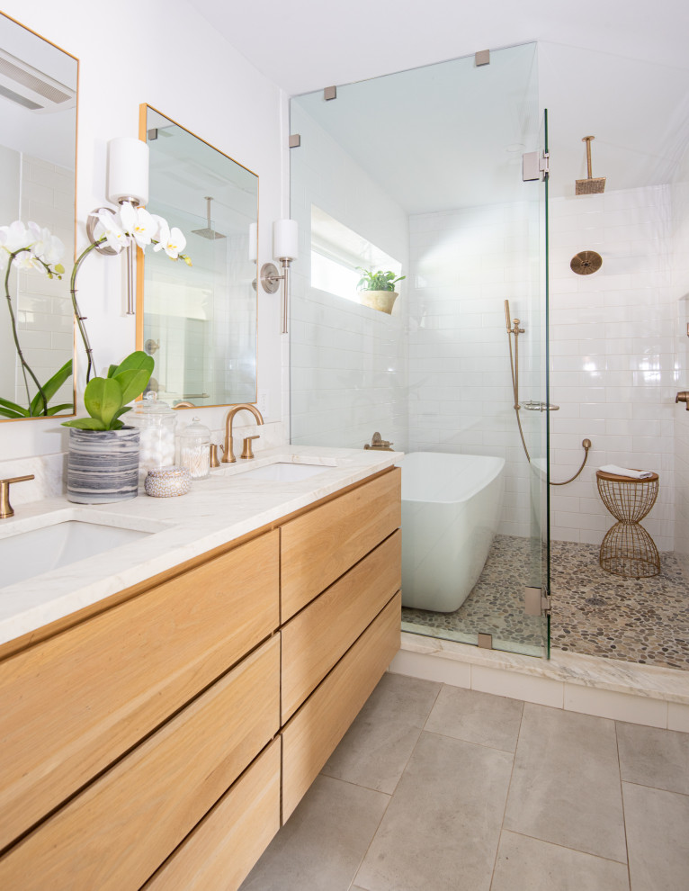 This is an example of a transitional bathroom in New Orleans.
