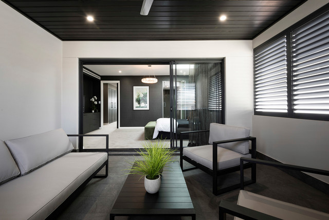 Manhattan contemporary-courtyard