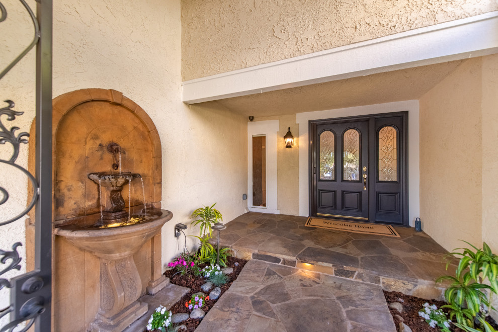 Westlake Village Oasis Clásico Entrada Los Ángeles de Prime Realty Houzz