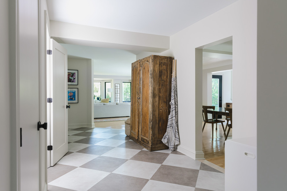 Entryway - transitional entryway idea in Ottawa