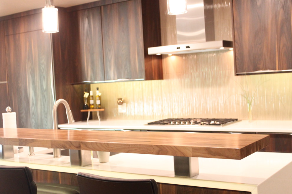 Kitchen - kitchen idea in Sacramento