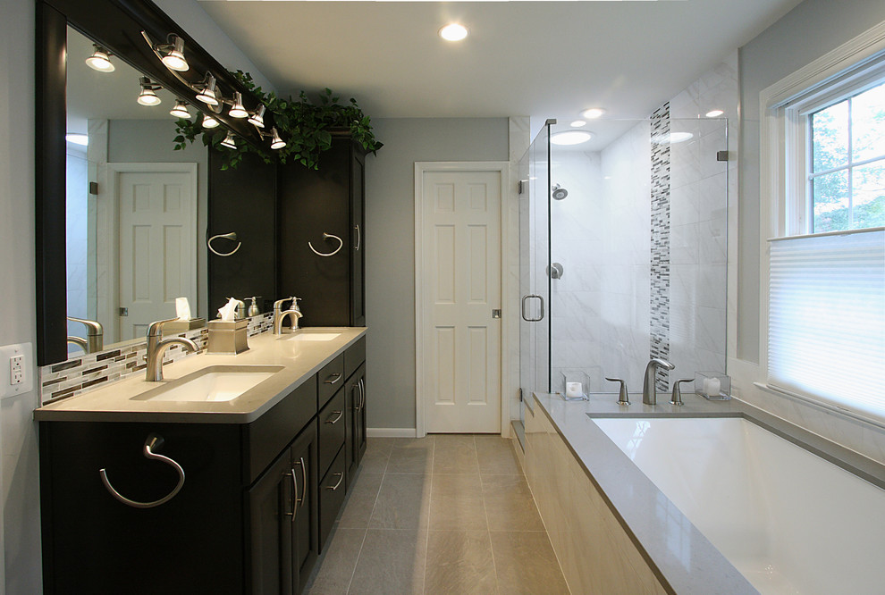 Photo of a transitional bathroom in DC Metro.