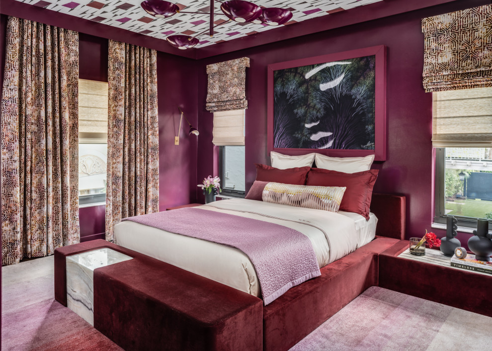 Mittelgroßes Modernes Hauptschlafzimmer ohne Kamin mit lila Wandfarbe und Teppichboden in San Francisco