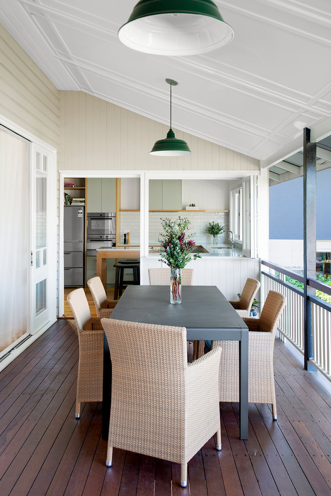 Inspiration for a midcentury verandah in Brisbane.