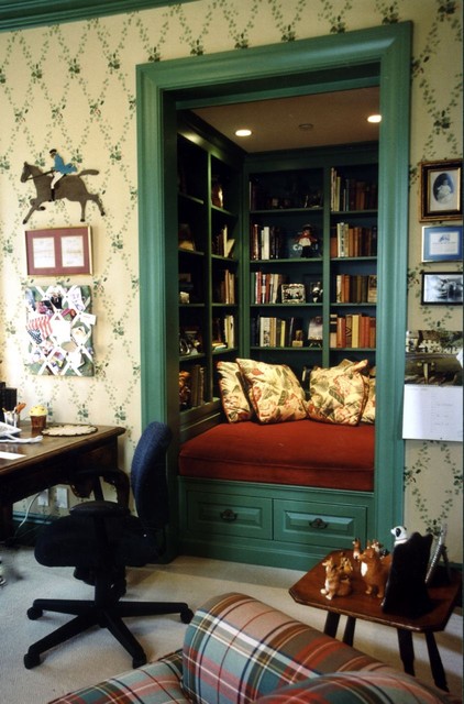 Book Nook traditional-family-room