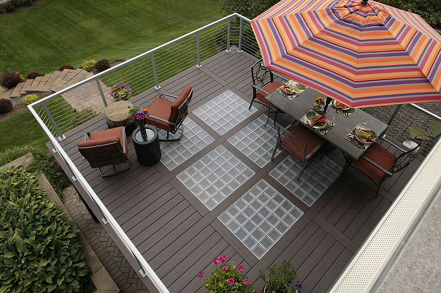 Photo of a beach style deck in Chicago.
