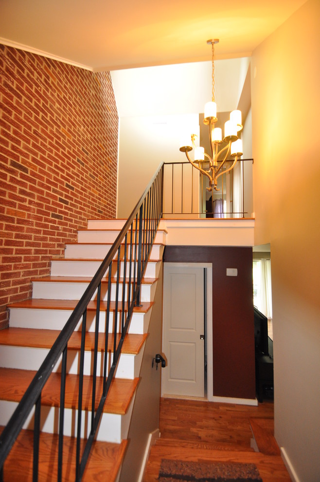 This is an example of a contemporary entryway in Boston.