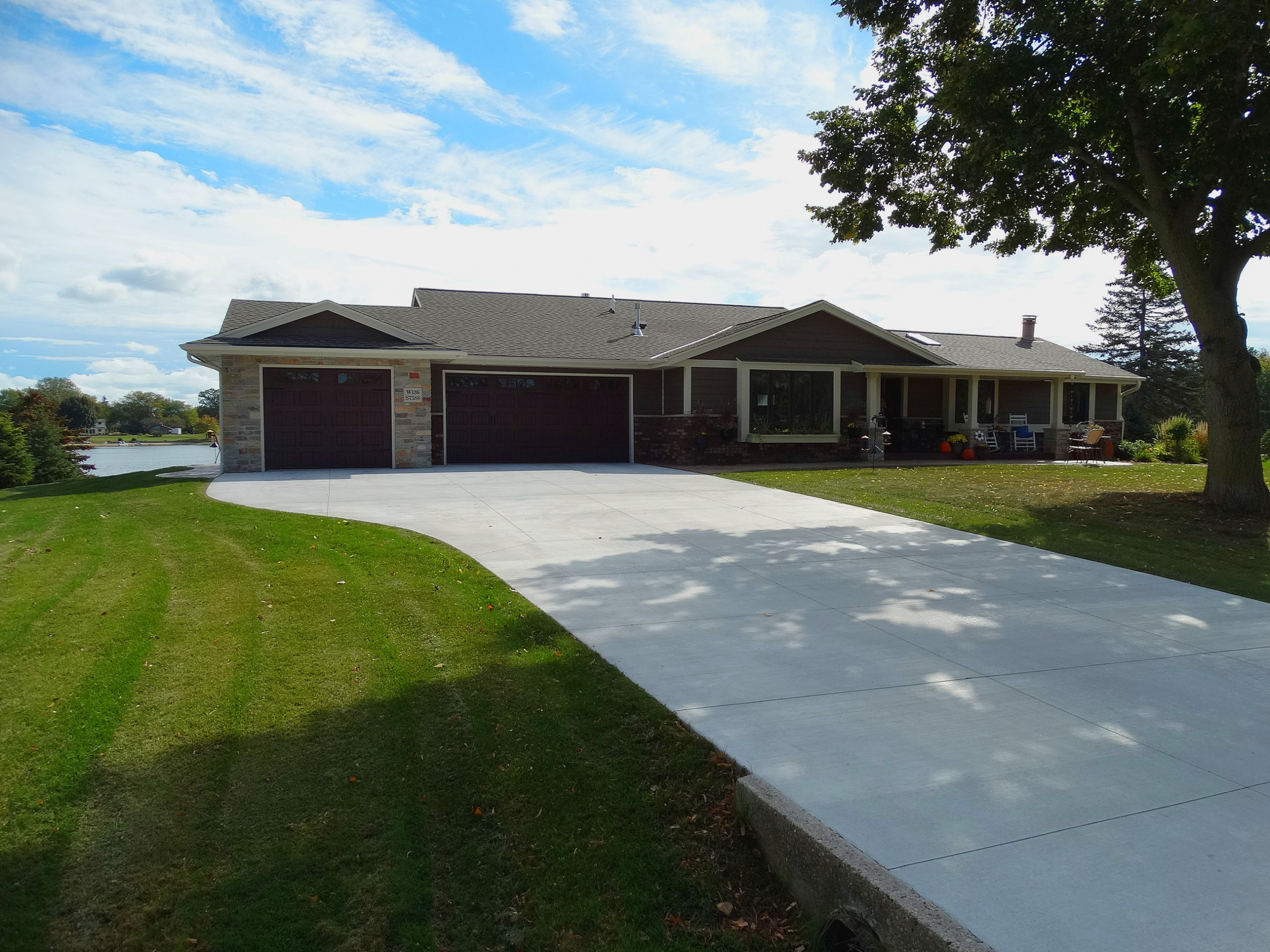 Muskego Residence - Exterior and Sun Room Addition