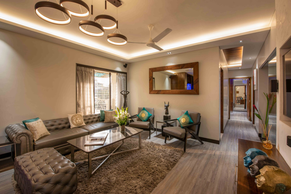 This is an example of a contemporary living room in Mumbai.