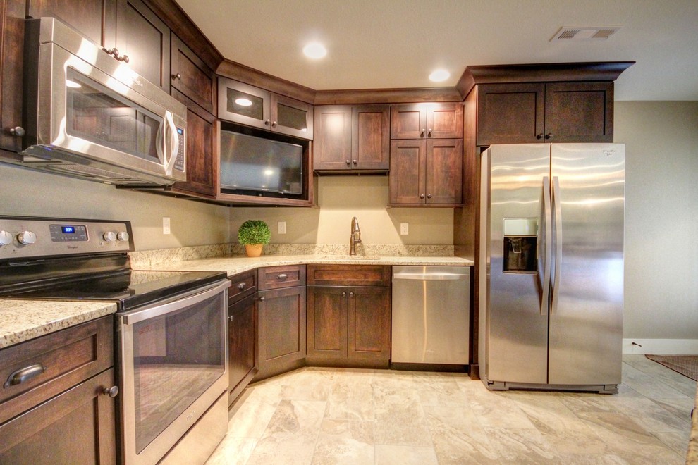 Inspiration for a transitional home design remodel in Chicago