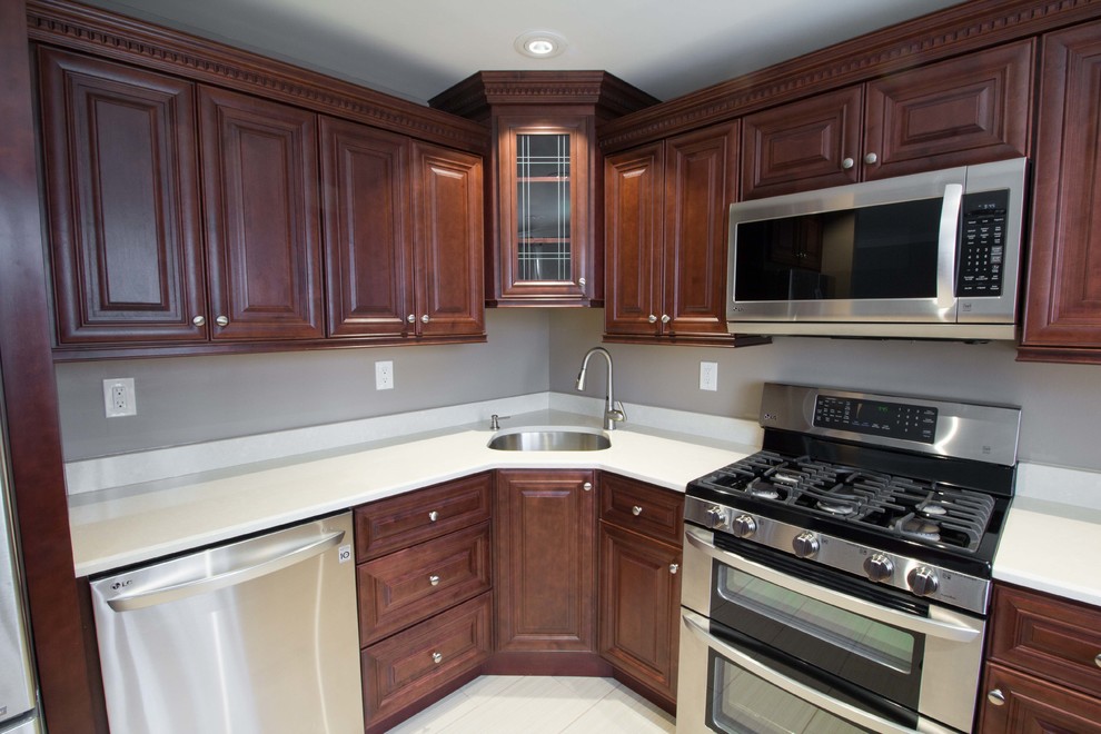 Home design - transitional home design idea in Philadelphia