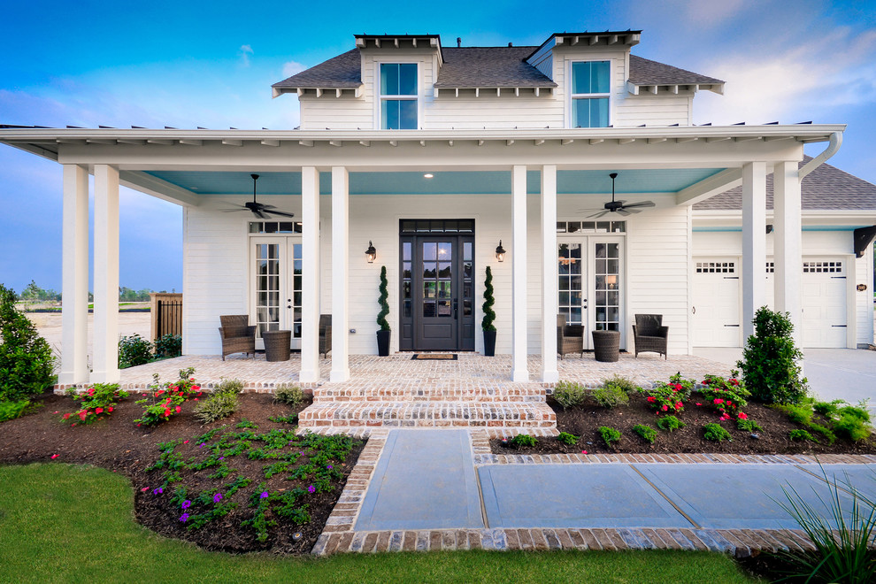 Transitional exterior home photo in Houston