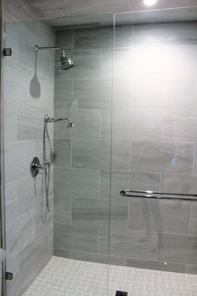 Example of a classic bathroom design in Boston