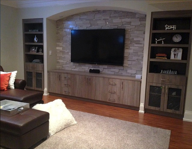 Inspiration for a transitional home design remodel in Toronto