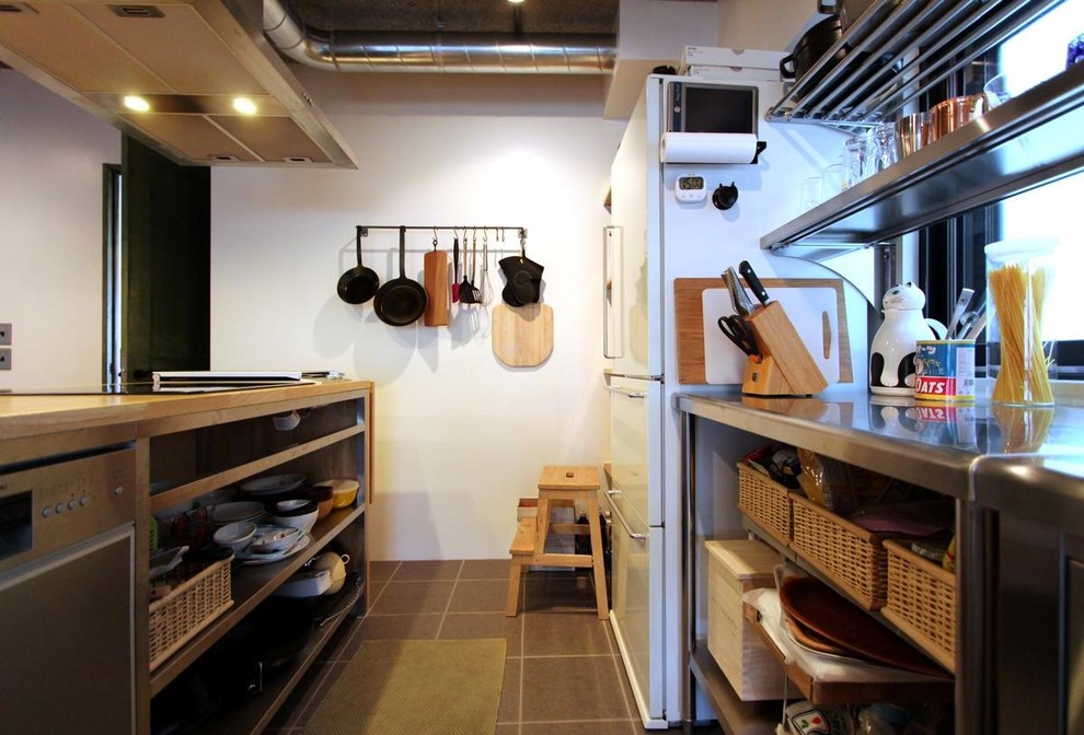 Kitchen - kitchen idea in Tokyo
