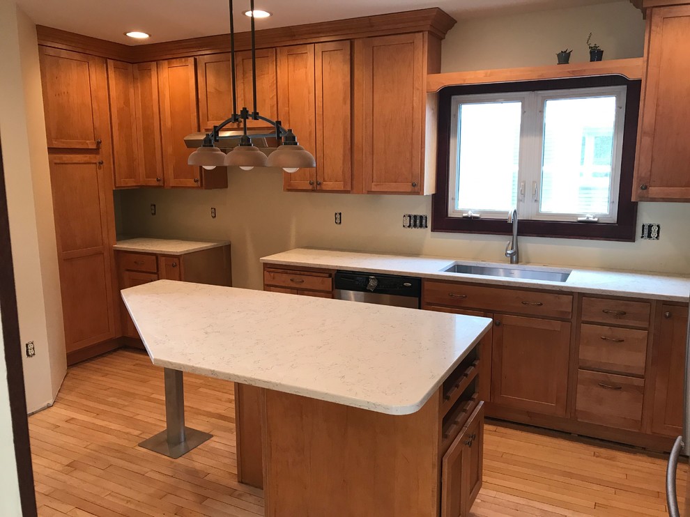 Paint wood trim in kitchen?