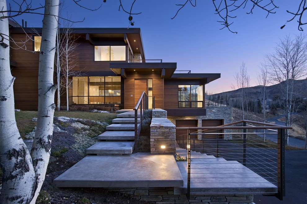 This is an example of a contemporary entryway in Boise.