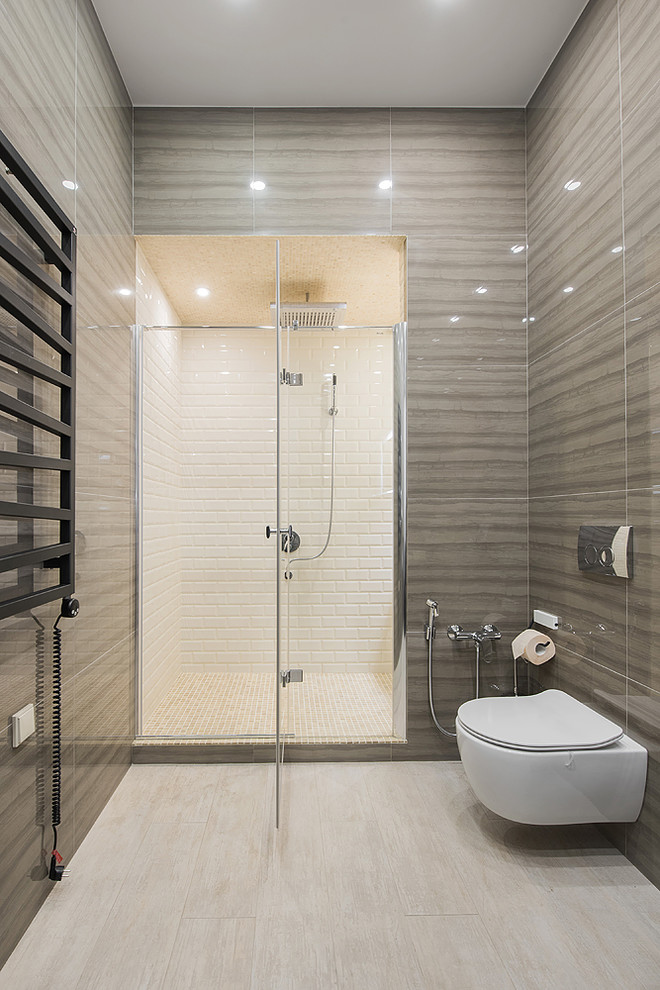 Mid-sized contemporary bathroom in Moscow.