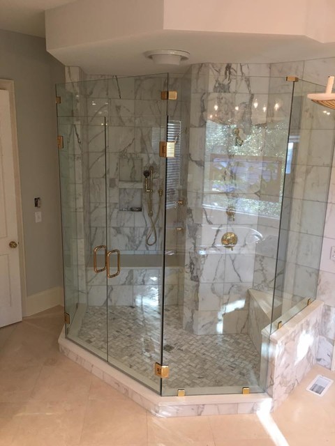 Custom Showers modern-badezimmer