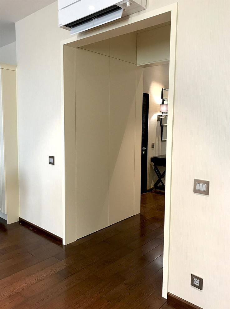 Портал со встроенными шкафами