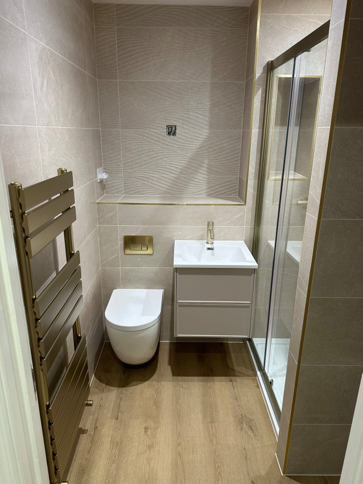 Modern Main Bathroom in Basingstoke