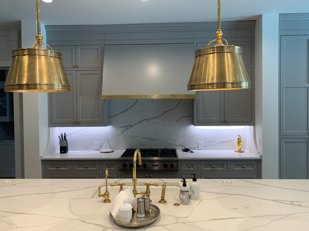 Kitchen - kitchen idea in Austin