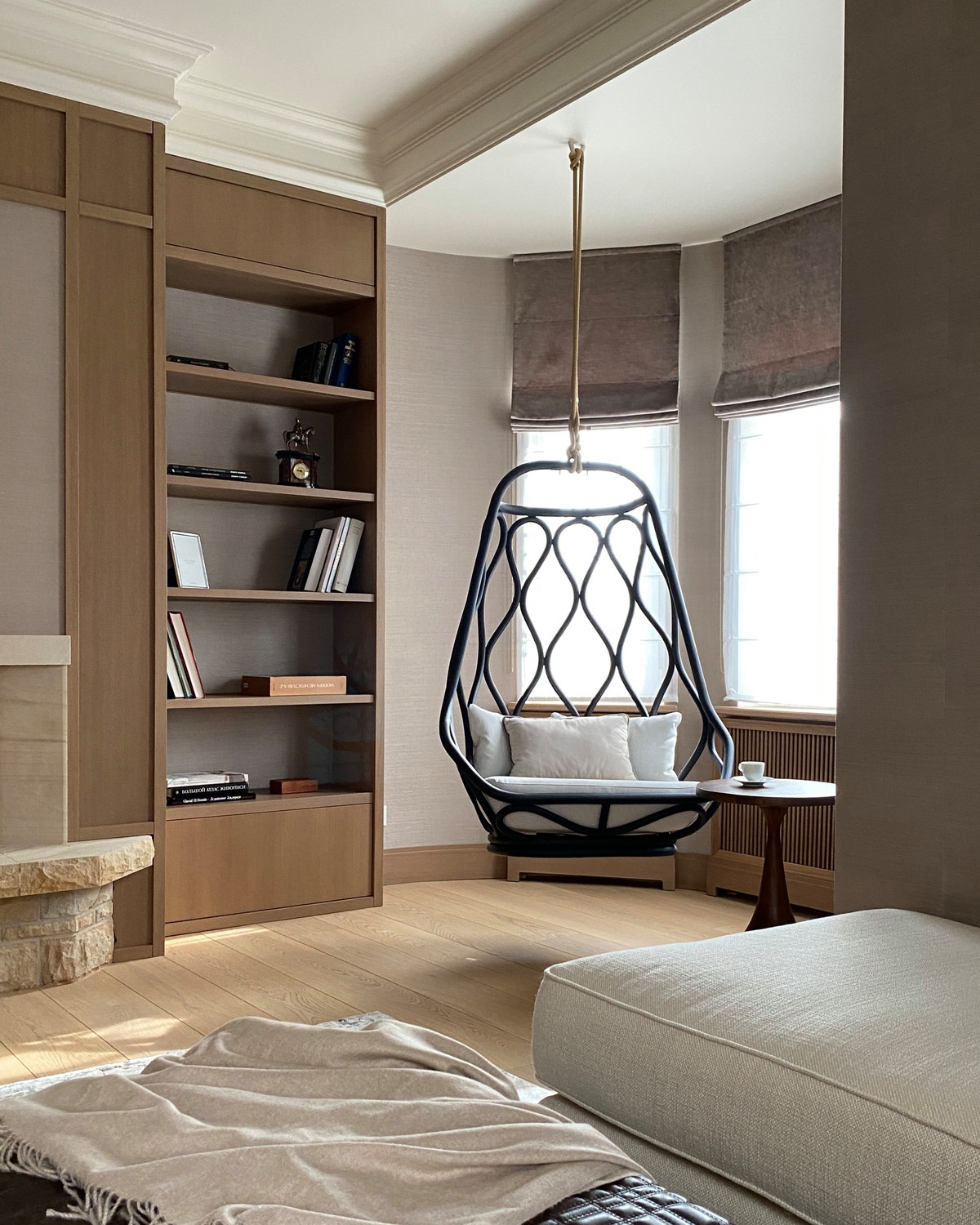 Библиотека в загородном доме