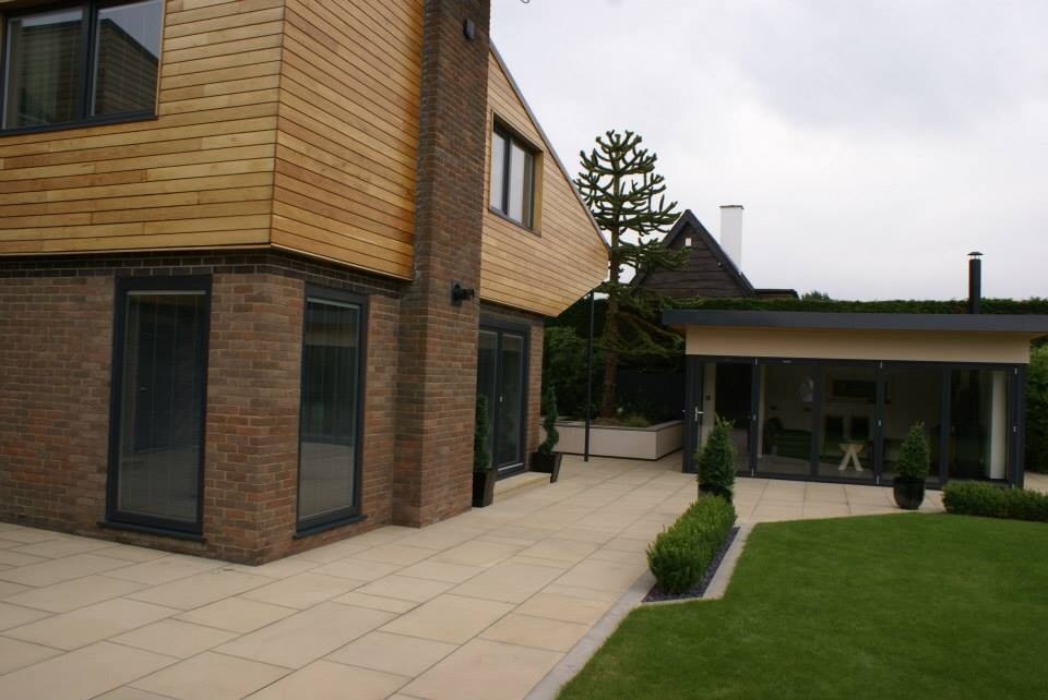 Home design - contemporary home design idea in Essex