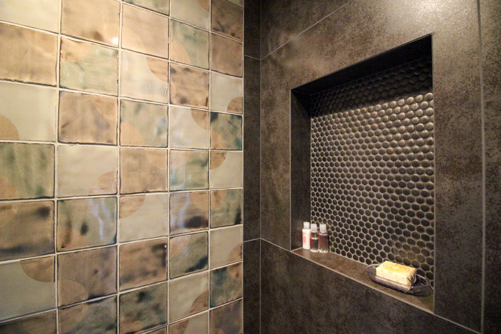 Contemporary Treehouse Guest Bathroom 2