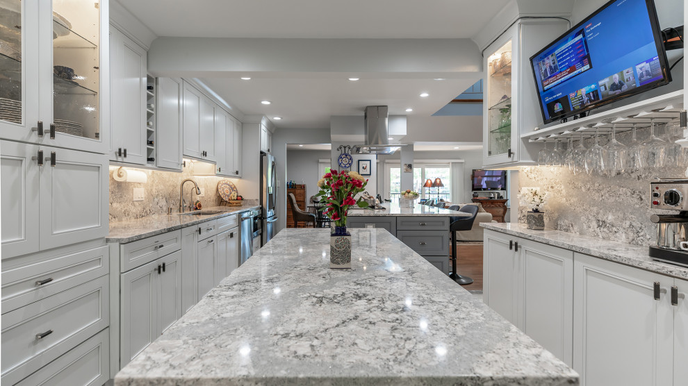 Example of a transitional kitchen design in Boston