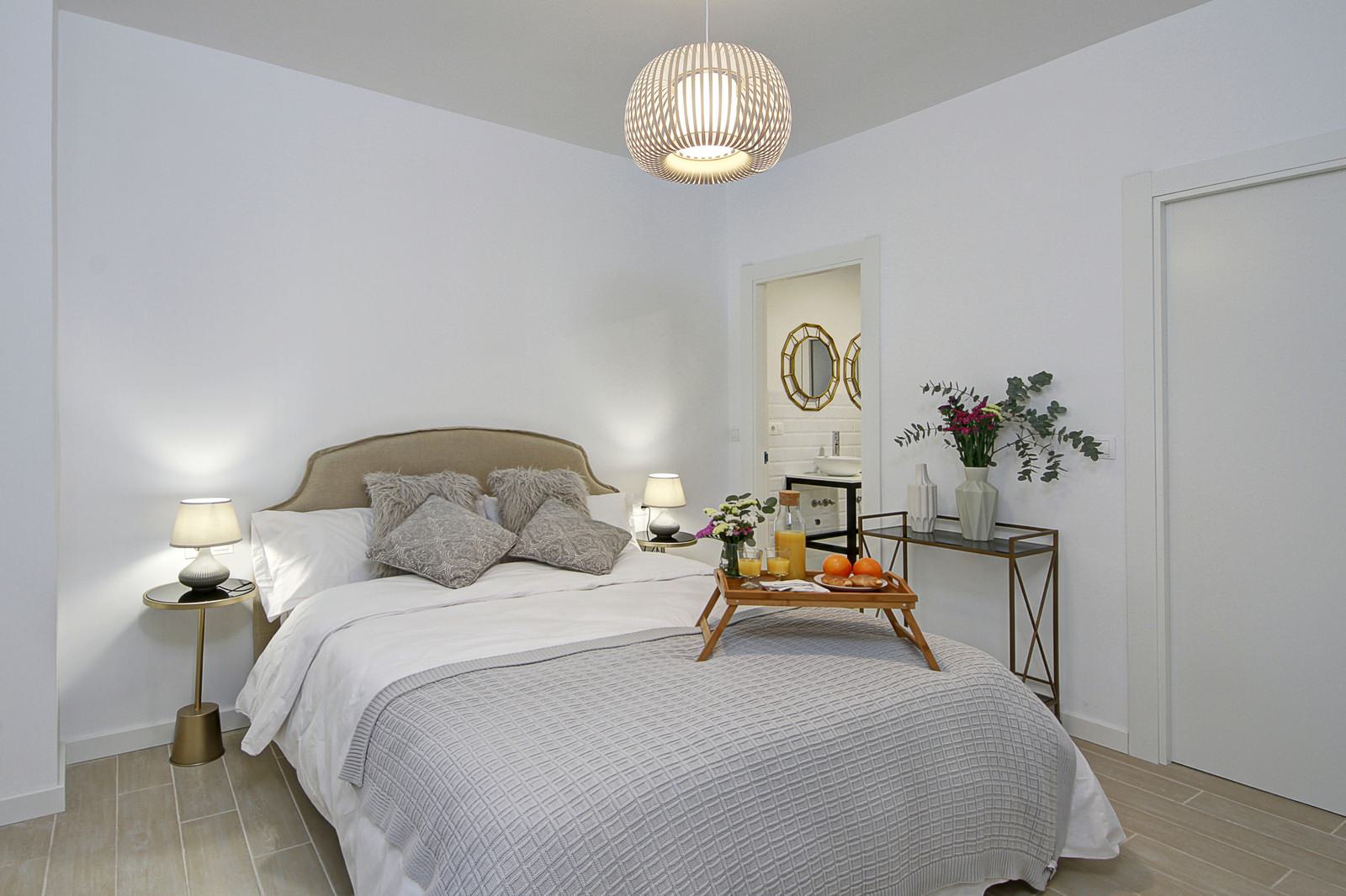 REFORMA DE VIVIENDA PARA VENTA EN PEDRO ANTONIO DE ALARCÓN. GRANADA.