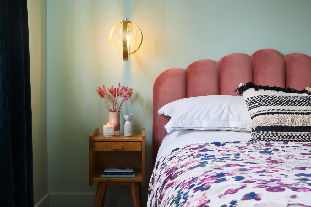 A pink and green master bedroom & ensuite design