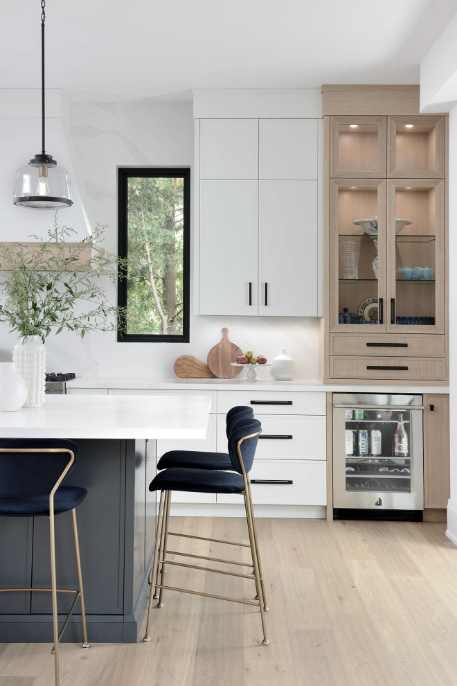 Inspiration for a transitional home design remodel in Toronto